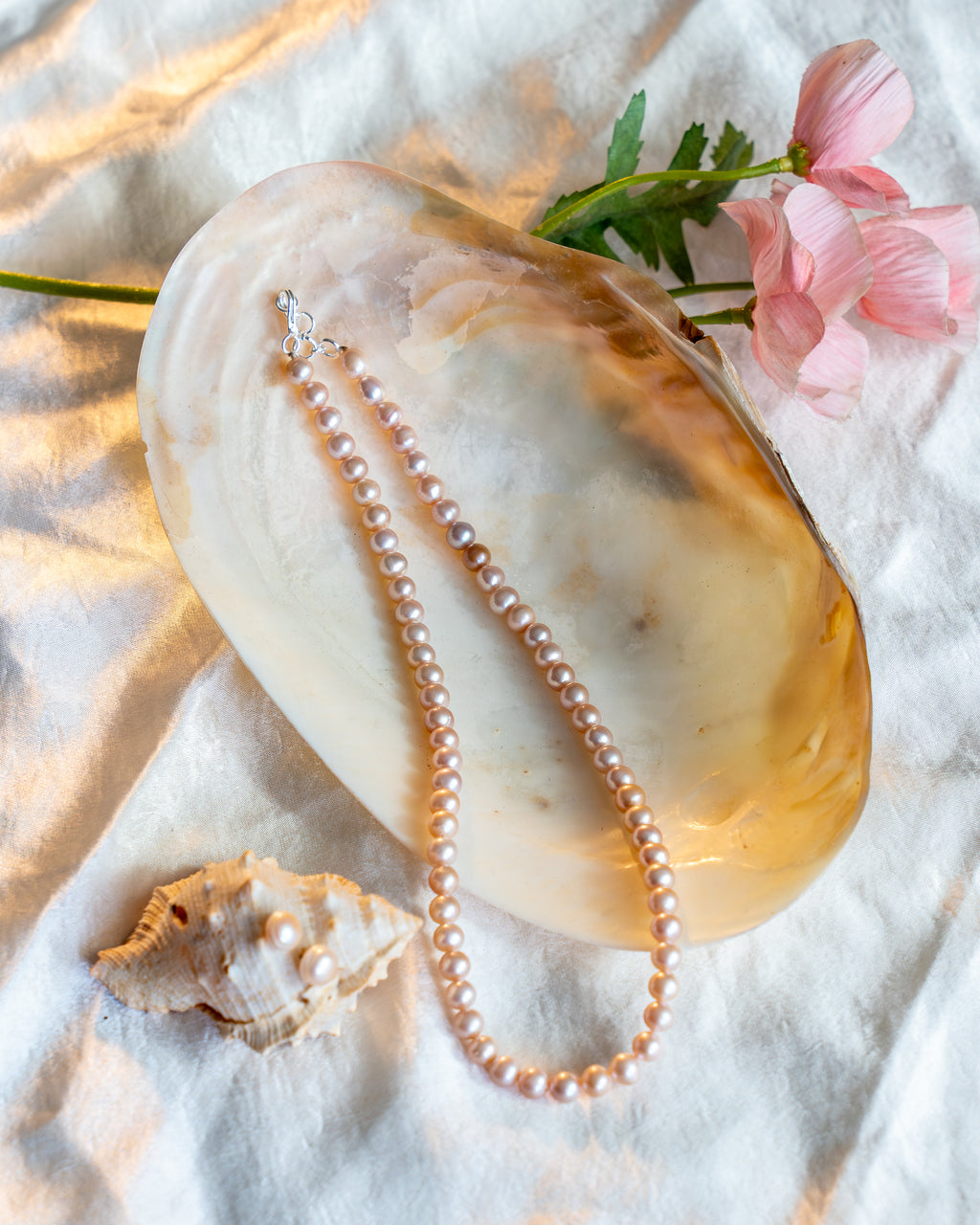 Vaasvi Blush Pearl set